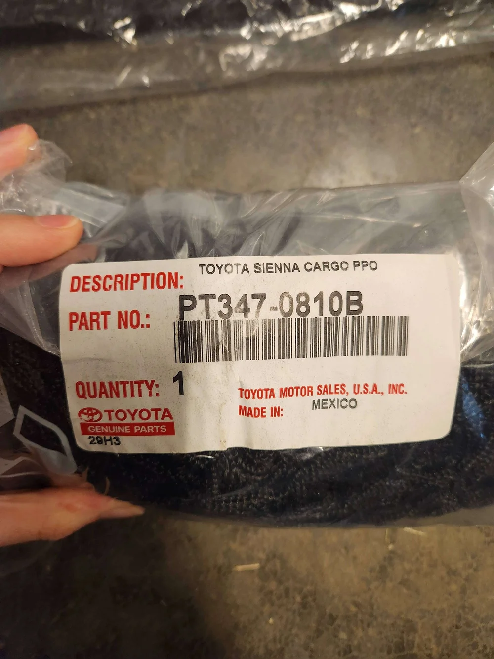 Toyota Sienna Cargo Net (PT347-0810B) And License Plate Bracket
